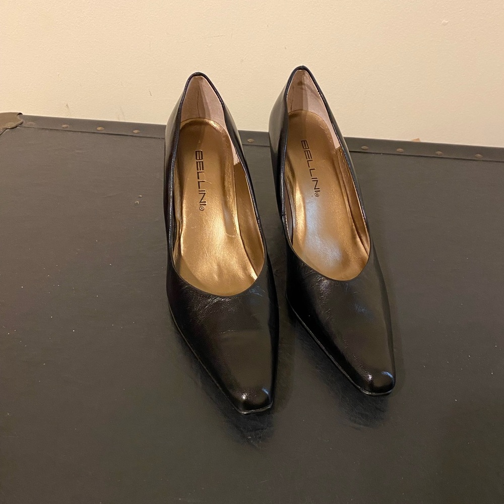 Bellini (Rosa) Sophisticated Black Pointed-Toe Leather Chunky 3” Heel Pumps, 7M